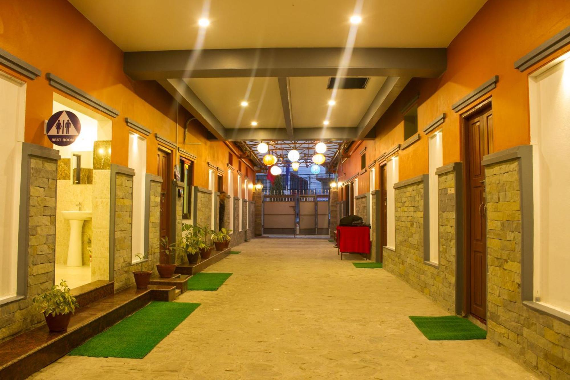 Hotel Task International Pokhara Exterior photo